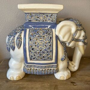 Large Blue & White Ceramic Chinoiserie Elephant Garden Stool & Plant Stand 16.5”